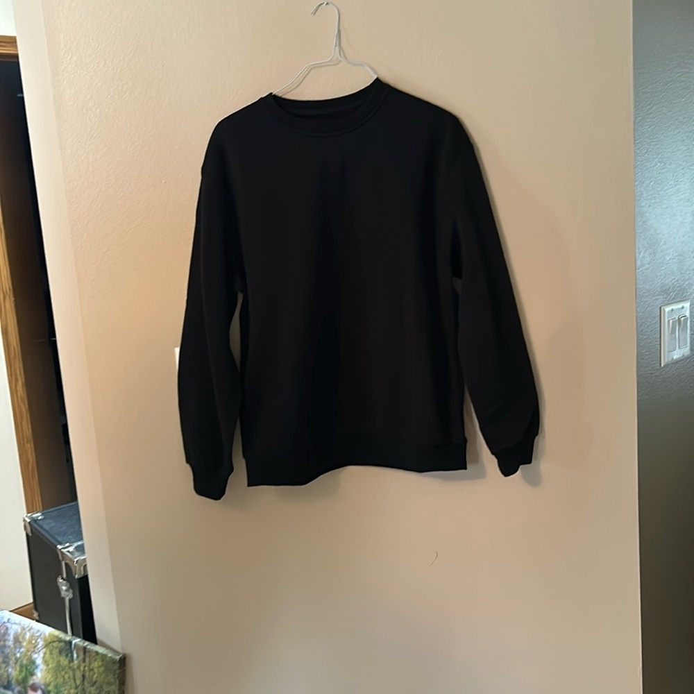 Black crewneck